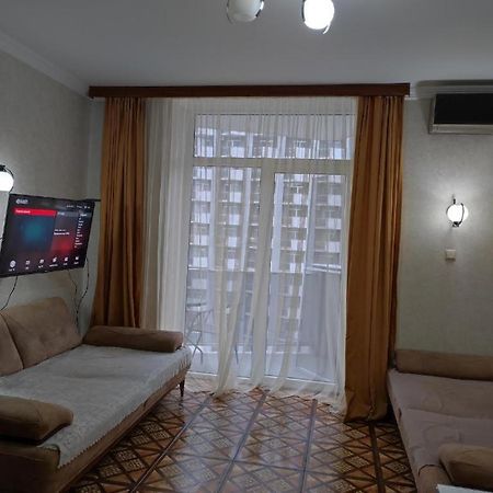 Apartment On Sherif Khimshiashvili Street 15B Батуми Екстериор снимка