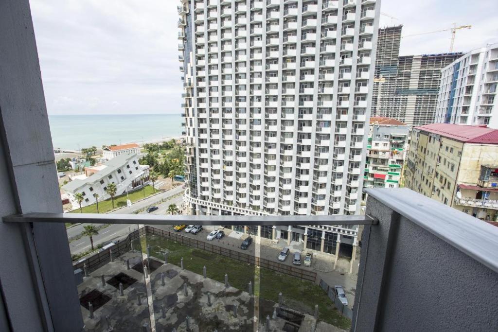 Apartment On Sherif Khimshiashvili Street 15B Батуми Екстериор снимка