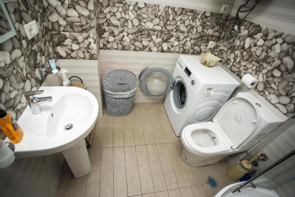 Apartment On Sherif Khimshiashvili Street 15B Батуми Екстериор снимка