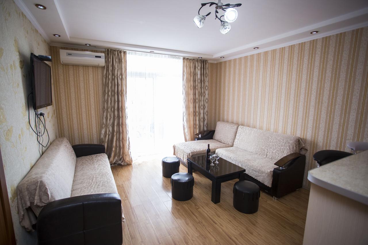 Apartment On Sherif Khimshiashvili Street 15B Батуми Екстериор снимка
