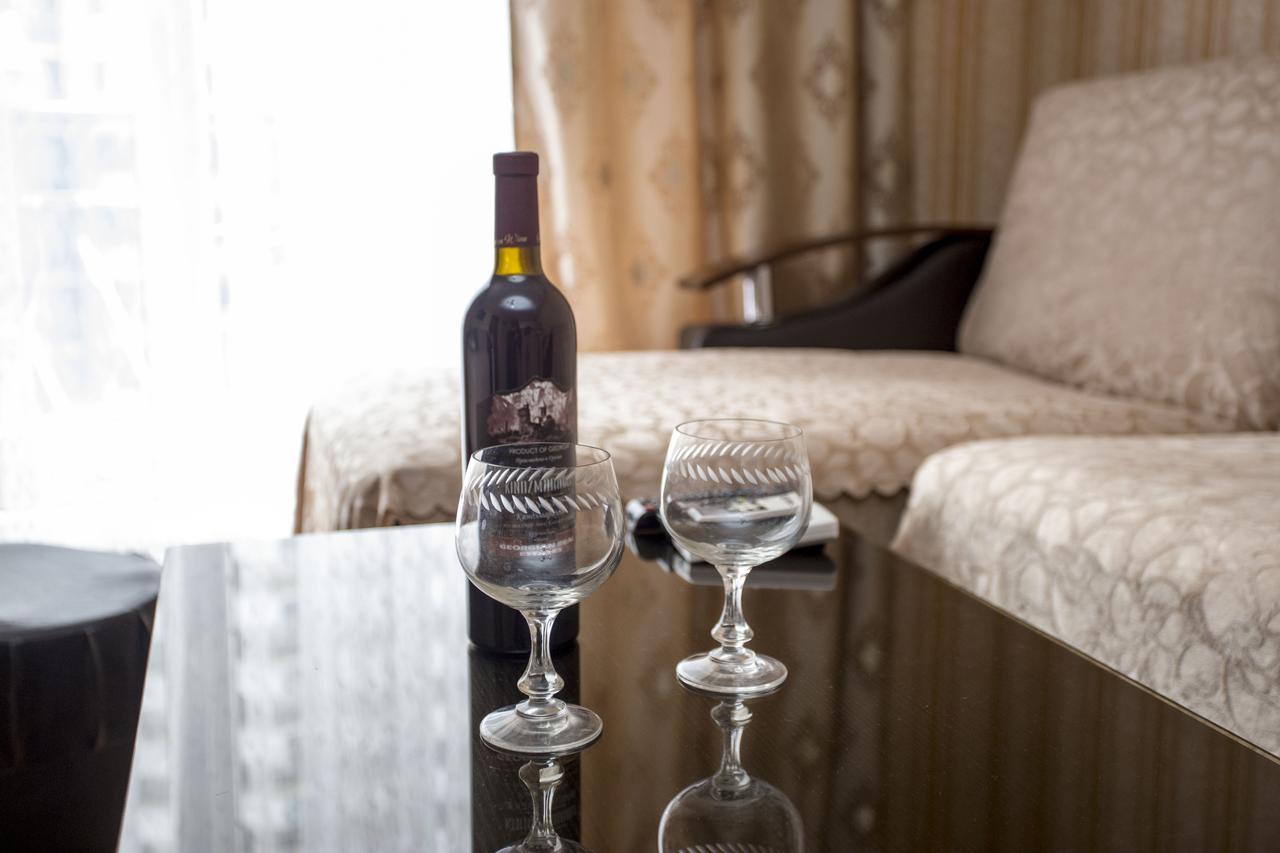 Apartment On Sherif Khimshiashvili Street 15B Батуми Екстериор снимка