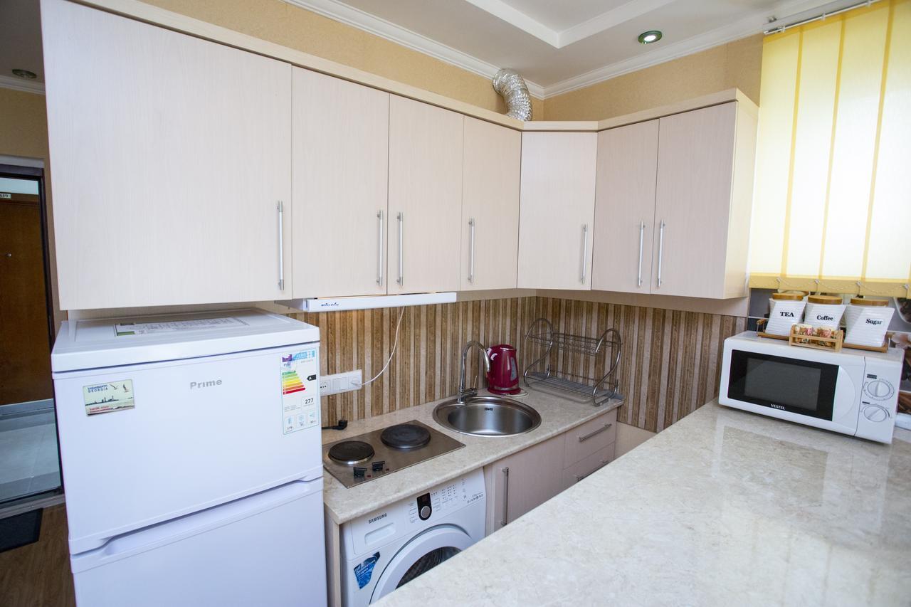 Apartment On Sherif Khimshiashvili Street 15B Батуми Екстериор снимка