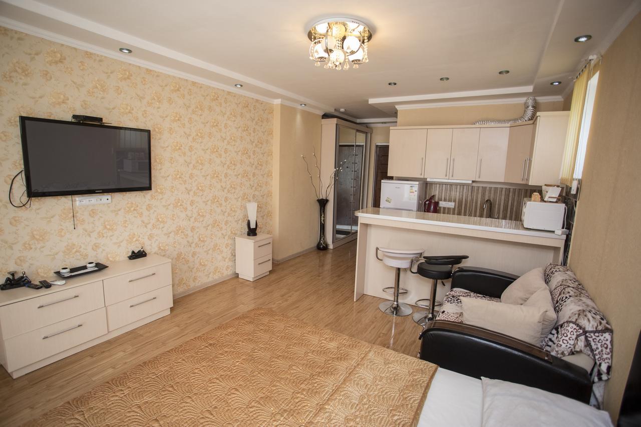Apartment On Sherif Khimshiashvili Street 15B Батуми Екстериор снимка